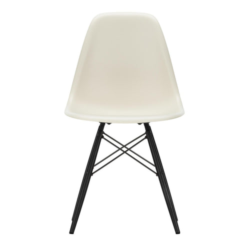 Cadeira Eames em Plástico DSW / Base Maple Preto